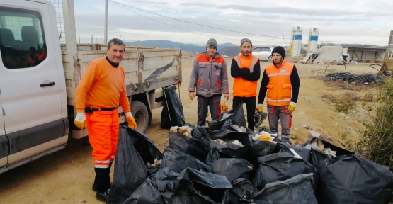 Körfez’de Gelişi Güzel Atılan Çöpler Toplandı