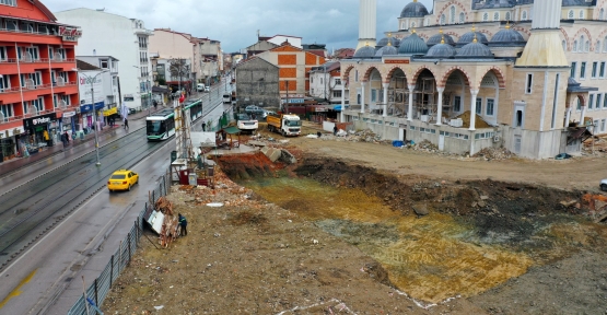 YENİ MEHMET ALİ PAŞA CAMİİ’NE YENİ MEYDAN