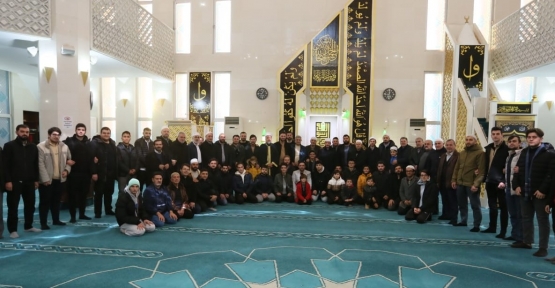 Yılın İlk Gününde Sabah Namazında Buluştular