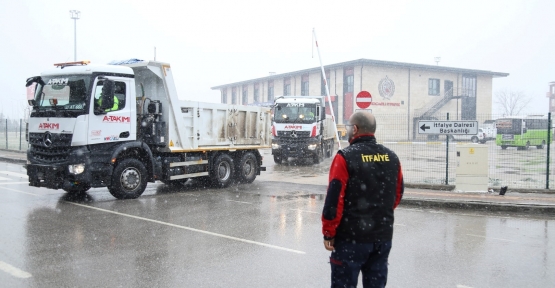 Büyükşehir’den Deprem Bölgesine Ekipler Gitmeye Devam Ediyor