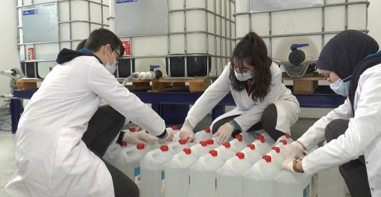 Çalışanlar Fabrika İşçileri Değil, Lise Öğrencileri
