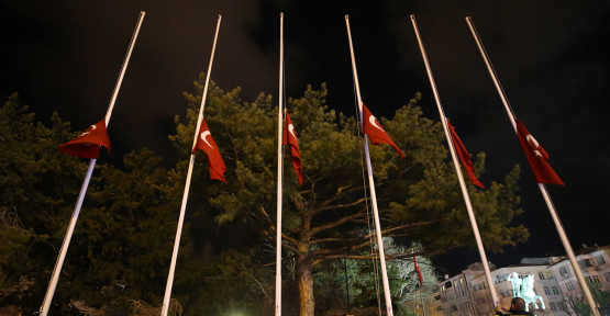 Deprem Nedeniyle 7 Gün Milli Yas İlan Edildi