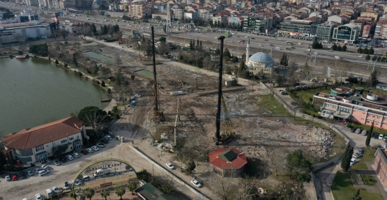 İZMİT MİLLET BAHÇESİNDE ÇALIŞMA DEVAM EDİYOR