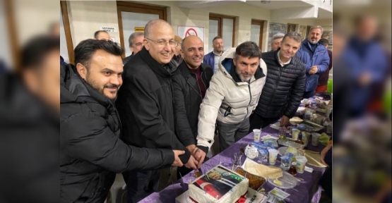 Körfez’de Rektöre Doğum Günü Sürprizi