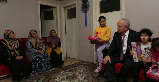 Başkan Aygün’den Depremzede Ailelere Ziyaret