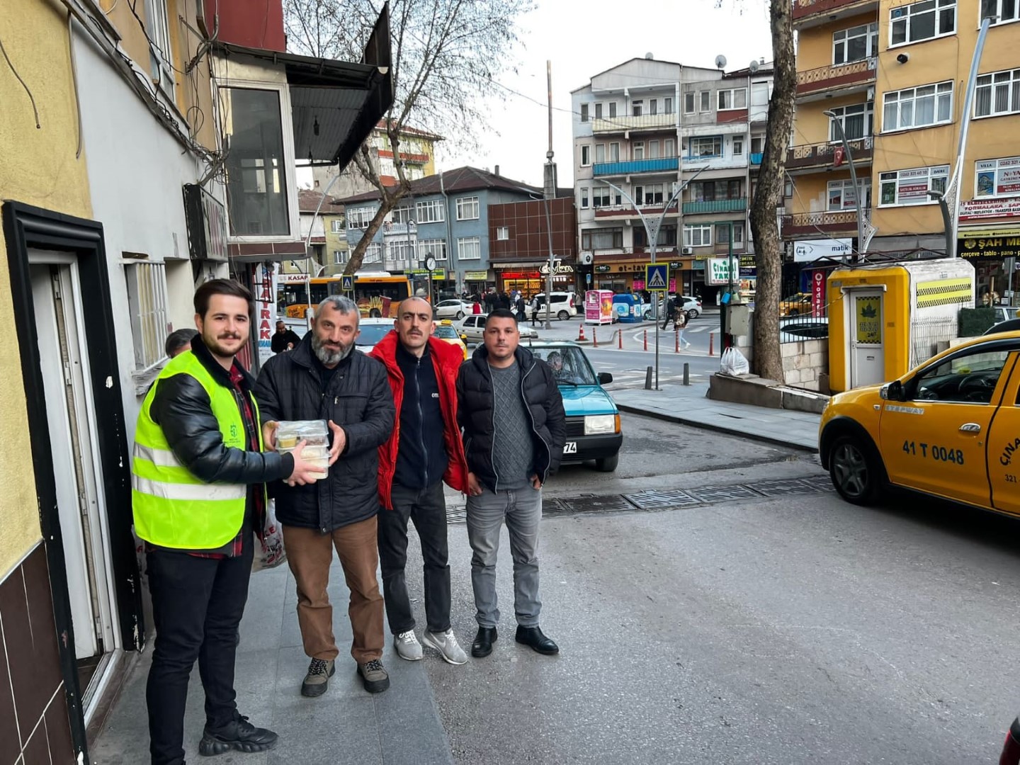 BÜYÜKŞEHİR’DEN TAKSİCİLERE SICAK İFTARLIK