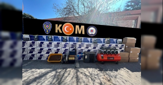 Kocaeli'de 9 Adrese Polis Operasyonu: Milyonlarca Makaron Ele Geçirildi