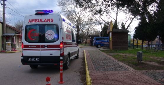 Sapanca Gölü'nde Kano Alabora Oldu: 2 Kişi Yüzerek Kıyıya Çıktı