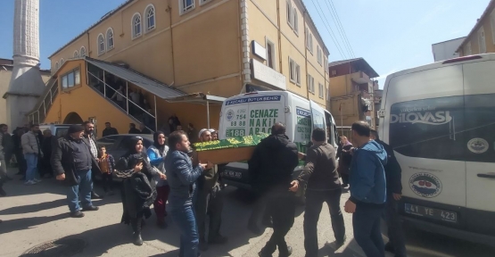 Üzerine Demir Kapı Düşen Çocuk Yaşamını Yitirdi