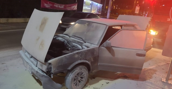 SEYİR HALİNDEKİ ARACIN MOTOR KISMINDA YANGIN ÇIKTI