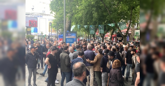 Çarşı Karıştı: Kentin Göbeğinde Kalabalık Gruplar Birbirine Girdi