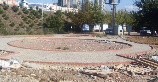 BİR PARK TA ALİKAHYA’YA