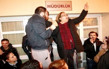  KOÜ'lü öğrenciler su kesintini protesto etti