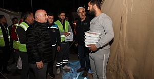 Başkan Bıyık, İlk Sahuru Depremzedelerle Yaptı