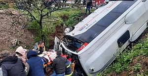 GEBZEDE İŞÇİ SERVİSİ DEVRİLDİ:...