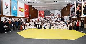 Körfez'de 100 Sporcuya Yeni Kuşak
