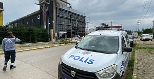 ELEKTRİK AKIMINA KAPILAN İŞÇİ,...