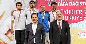 Güreşçiler Türkiye Şampiyonasından...