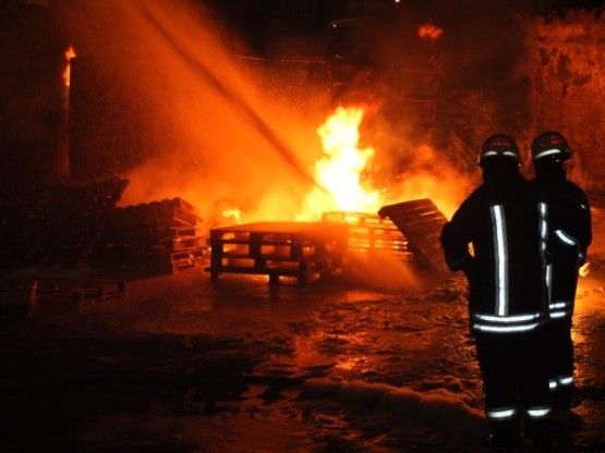 HIRSIZLAR PETROL BORU HATTINI DELDİLER