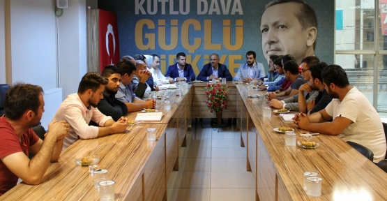 AK GENÇLER SÖĞÜT'Ü AĞIRLADI