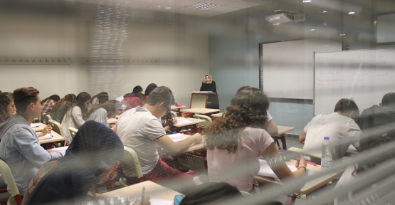AKADEMİ LİSE'DE SINAV HEYECANI YAŞANIYOR