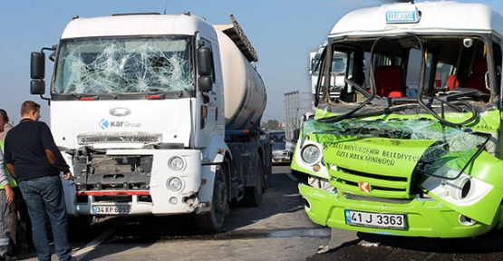 YALOVA-KOCAELİ YOLUNDA ZİNCİRLEME TRAFİK KAZASI..!