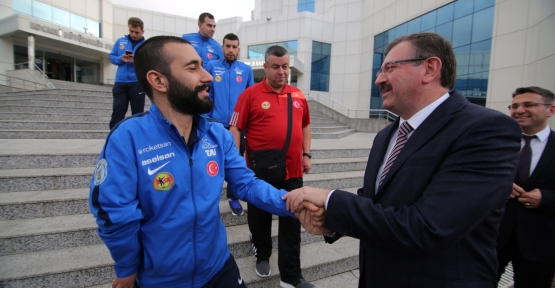 BAYRAM, ‘’HEPİNİZLE GURUR DUYUYORUZ’’