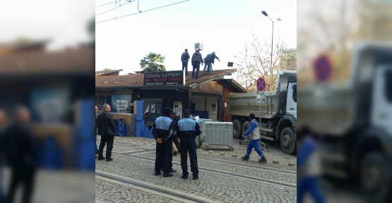 HALKEVİ’NDE DÜKKANLAR YIKILIYOR