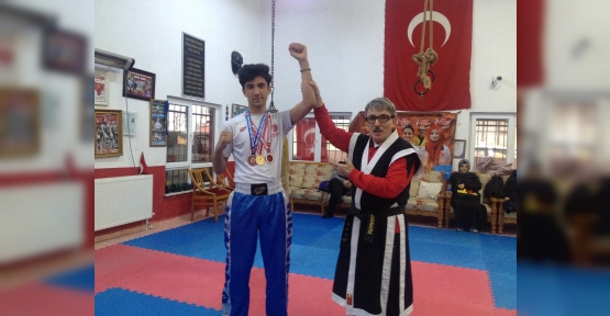 Kick Boks Open Türkiye Şampiyonasından Üçüncülük Madalyası