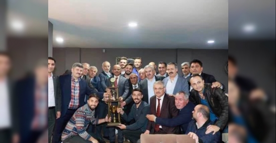 İlimtepespor Şampiyonluğu  Yemekle Kutladı