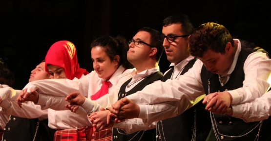 Özel Öğrencilerin Dansları Büyüledi