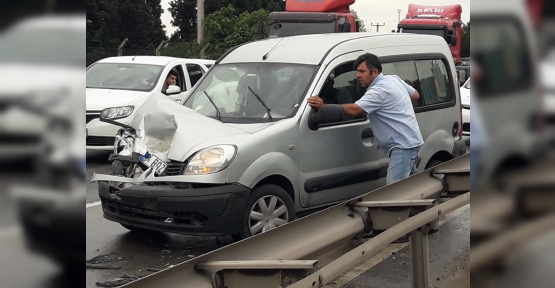 Aynı Yerde Yine Kaza.. 3 Yaralı .!