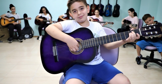 Bilgievleri’nde çocuklara gitar kursu