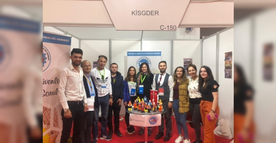 Aysel, Seramikteki Yeteneğini  İş Güvenliği Fuarı’nda Sergiledi