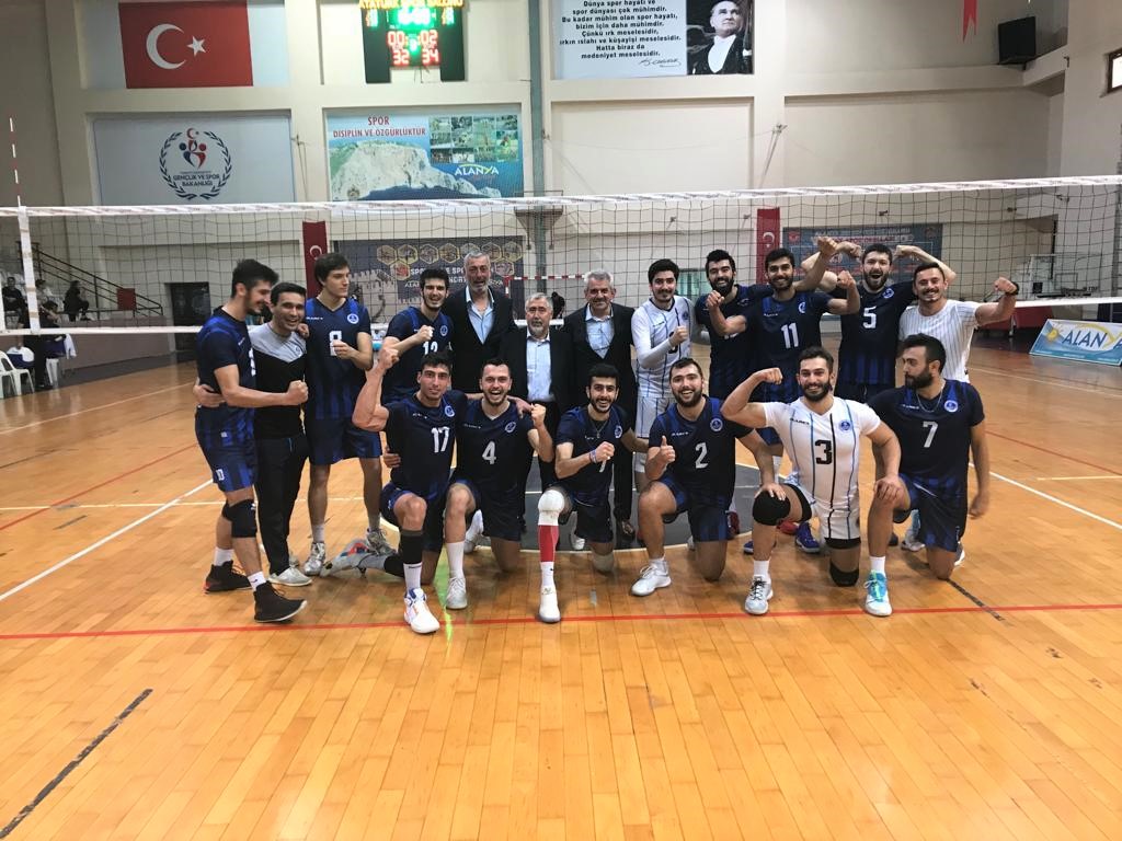 Voleybolcular Set Vermeden Kazandı