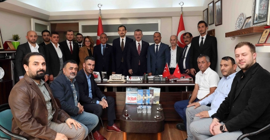 Büyükakın, MHP İlçe Teşkilatını Ziyaret Etti