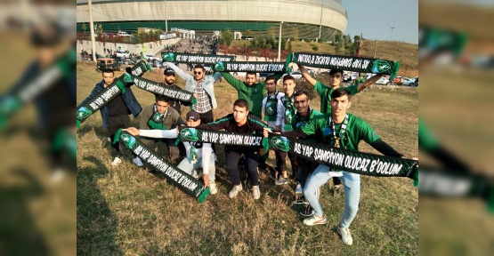 Hürriyet’in İzmitçe Atkısı Kocaelispor Taraftarlarını Gülümsetti