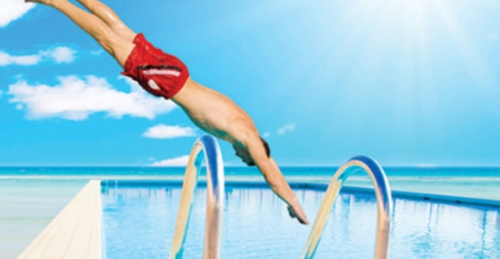 Havuza Atlarken Öldü