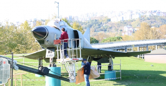 Seka Park’taki F4 Uçağı Bakıma Alındı