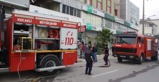 Tutuşan Halı İtfaiyeyi Alarma  Geçirdi