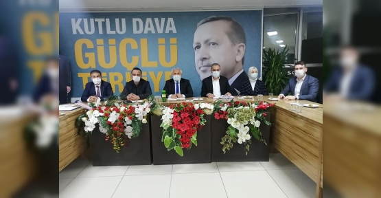 Ak Parti’de Tuna Yönetimini Topladı