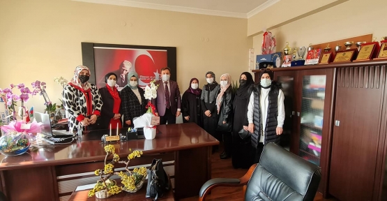 AK Partili Kadınlardan Kurt’a Tebrik Ziyareti
