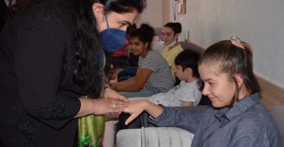 Bayan Yavuz’dan Bakım, Rehabilitasyon Merkezi’ne Ziyaret