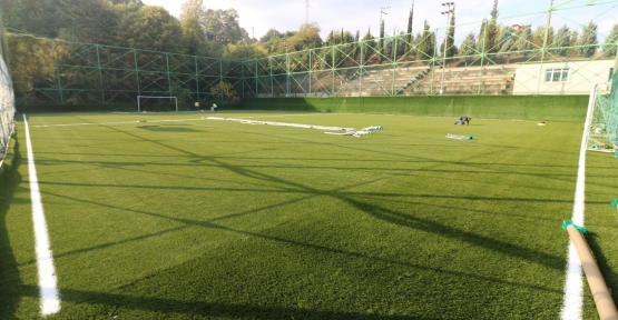 Gölcük Ulaşlı Futbol Sahasına Yepyeni Zemin