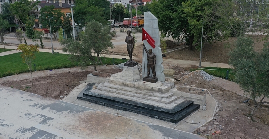 Atalar Parkındaki Anıt ve Büstler Yenilendi