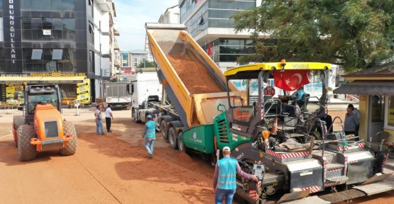 Adnan Kahveci Caddesi Sıcak Asfalta Hazır