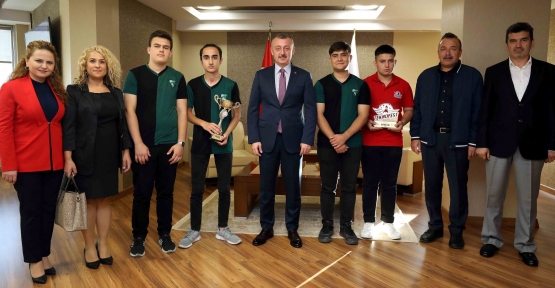 Başkan Büyükakın: "Gençlerimizi Desteklemeye Devam Edeceğiz" 