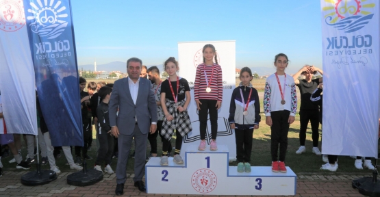 Cumhuriyet Coşkusu Gölcük'te Spor Şölenine Dönüştü