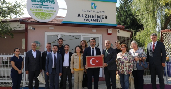 DEVA Partisi İl Yönetimi Alzheimer Yaşam Evi’ni Gezdi 