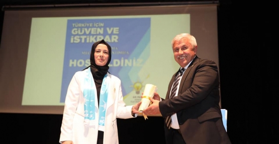 Kadın Kollarının Başarısı Mutlu Ediyor
